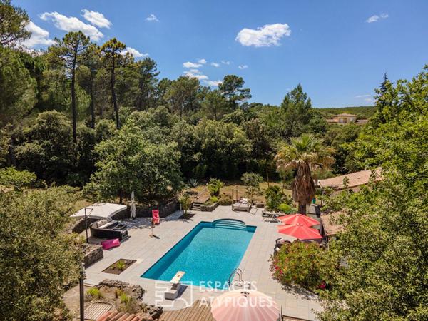 Villa de plain-pied au coeur de la nature avec piscine
