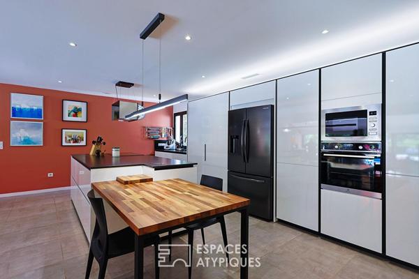 Villa de plain-pied au coeur de la nature avec piscine