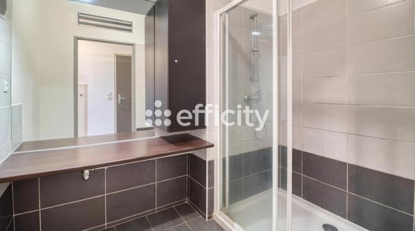 Appartement
         3 pièces
        - 81 m² 210 000 € *