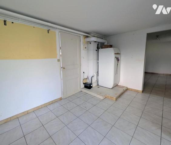 Maison 2 niveau - Garage - Terrain 