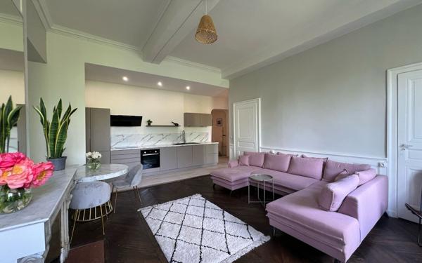 Appartement à louer    4 pièces • 95,15 m2 Lyon 4