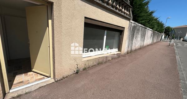 Location Local commercial 2 pièces 40.96 m² - Pont-évêque 38780