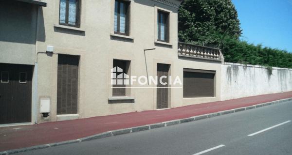 Location Local commercial 2 pièces 40.96 m² - Pont-évêque 38780
