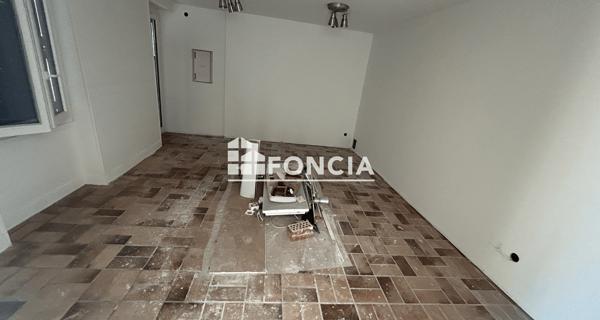 Location Local commercial 2 pièces 40.96 m² - Pont-évêque 38780