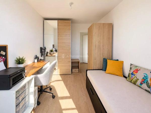 Vente                                                      Appartement
                        
                     3 pièces                      60 m2                     à Serris