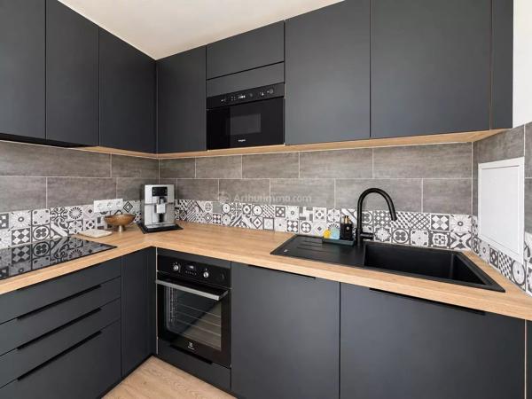 Vente                                                      Appartement
                        
                     3 pièces                      60 m2                     à Serris