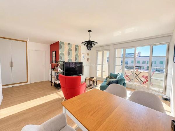 Vente                                                      Appartement
                        
                     3 pièces                      60 m2                     à Serris