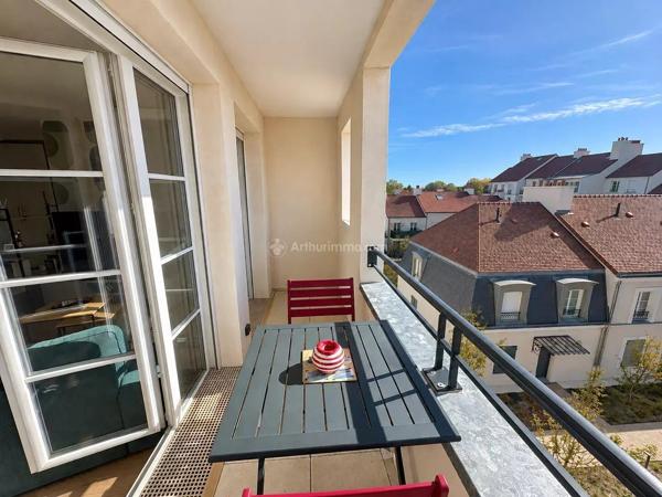 Vente                                                      Appartement
                        
                     3 pièces                      60 m2                     à Serris