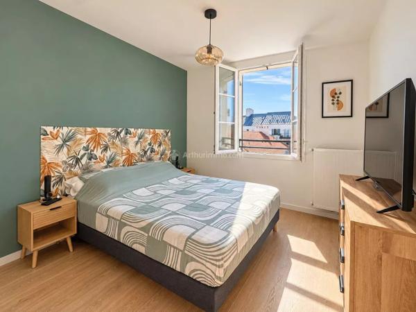 Vente                                                      Appartement
                        
                     3 pièces                      60 m2                     à Serris