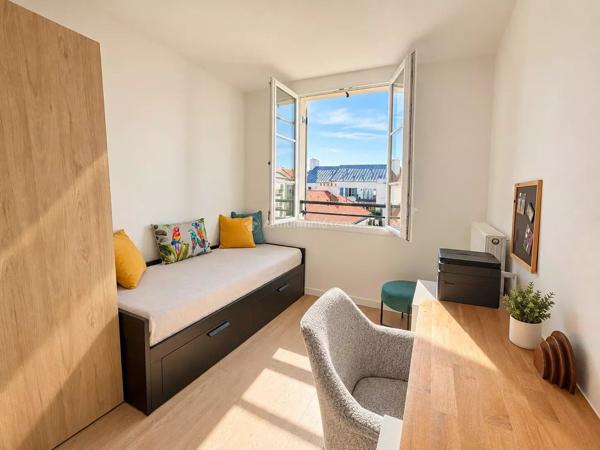 Vente                                                      Appartement
                        
                     3 pièces                      60 m2                     à Serris
