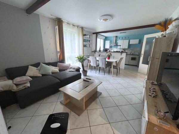 Appartement à louer 4 pièces 80.5m² Seloncourt (25230)