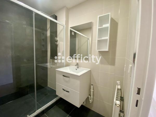 Appartement
         3 pièces
        - 85 m²