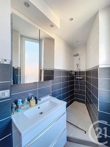 Appartement T3 à vendre  3 pièces - 62,10 m2 CHAMALIERES - 63