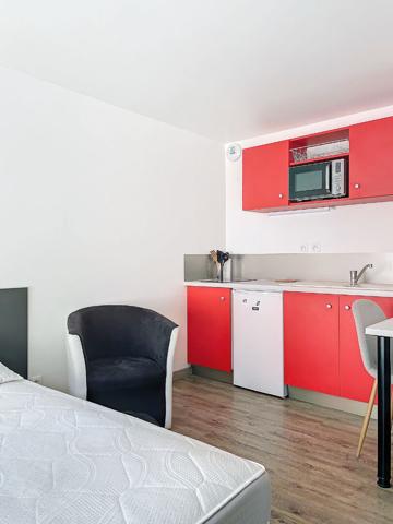 Appartement moderne meublé idéal personne seule  en plein centre ville d'Yssingeaux