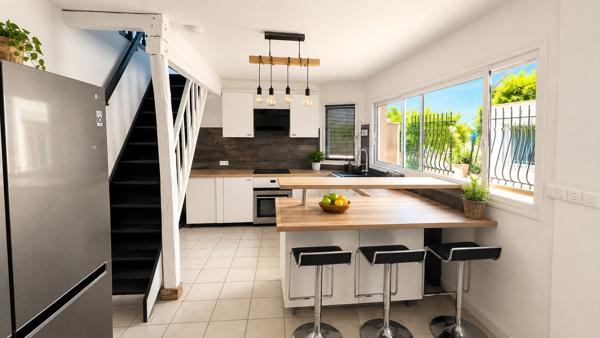 Maison de ville / appartement avec cours et parking privé