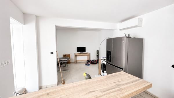 Maison de ville / appartement avec cours et parking privé