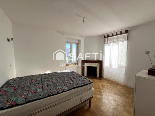 À SAINT-CLÉMENT, MAISON FAMILIALE AVEC GARAGE ET GRAND TERRAIN