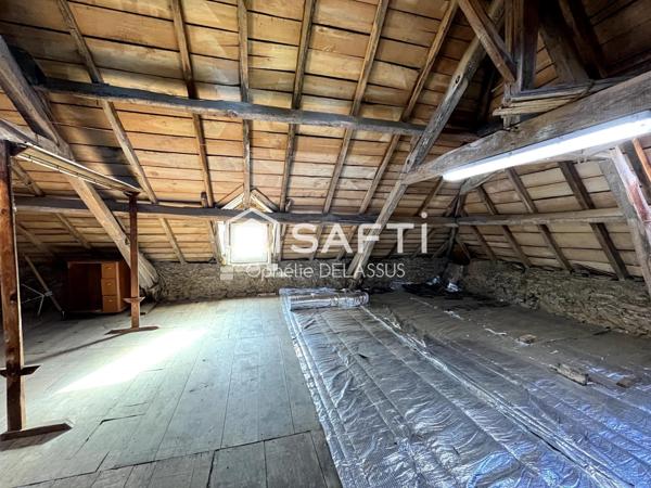 À SAINT-CLÉMENT, MAISON FAMILIALE AVEC GARAGE ET GRAND TERRAIN