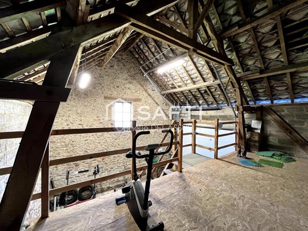 À SAINT-CLÉMENT, MAISON FAMILIALE AVEC GARAGE ET GRAND TERRAIN