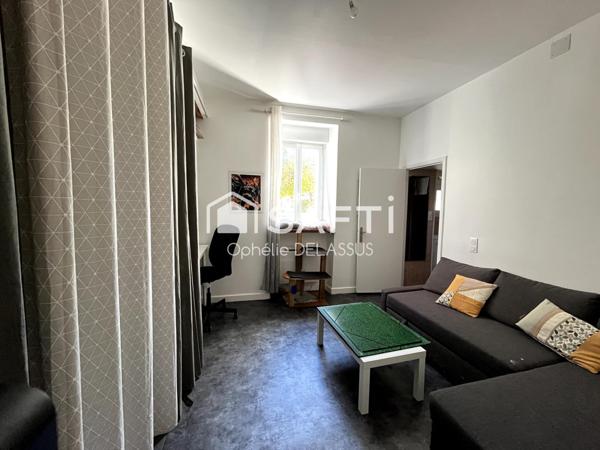 À SAINT-CLÉMENT, MAISON FAMILIALE AVEC GARAGE ET GRAND TERRAIN