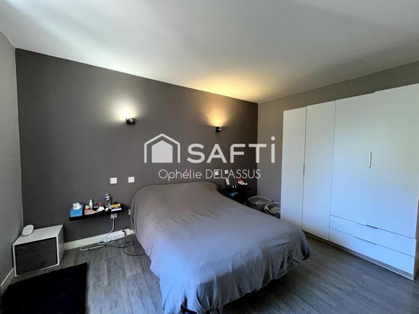 À SAINT-CLÉMENT, MAISON FAMILIALE AVEC GARAGE ET GRAND TERRAIN