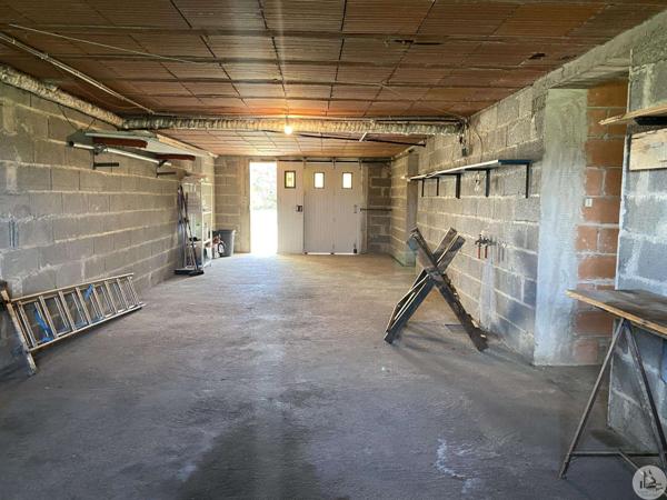 Aux abords de Castillonnès, maison sur sous-sol