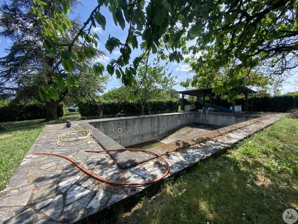 Aux abords de Castillonnès, maison sur sous-sol