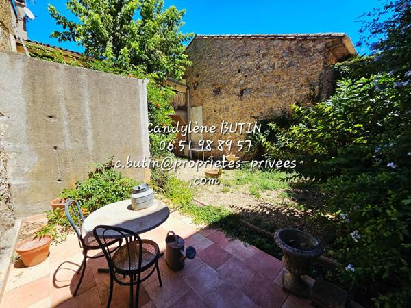 Maison de type vigneronne avec extérieur