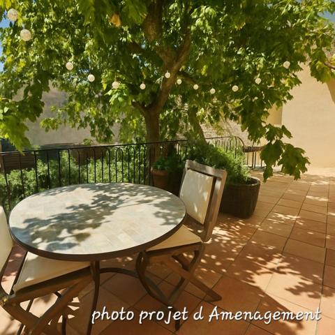 Maison de type vigneronne avec extérieur