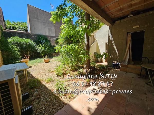 Maison de type vigneronne avec extérieur