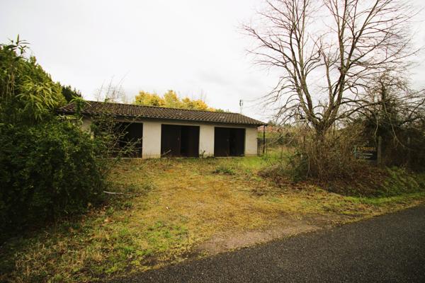 Montauban (82000) EXCLUSIVITÉ, MONTAUBAN, BÂTIMENT COMPOSÉ DE 3 GARAGES SUR UN TERRAIN DE 743M².