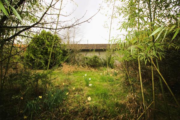 Montauban (82000) EXCLUSIVITÉ, MONTAUBAN, BÂTIMENT COMPOSÉ DE 3 GARAGES SUR UN TERRAIN DE 743M².