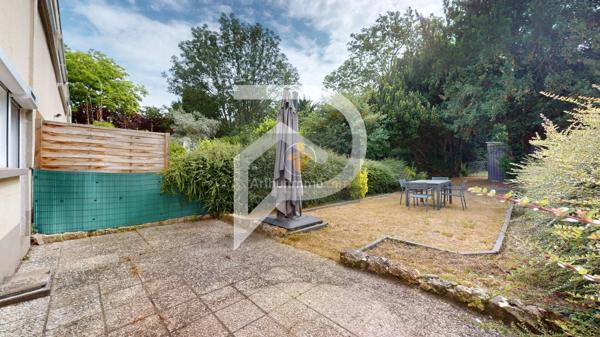 Vente                                                      Maison
                        
                     5 pièces                      106 m2                     à Marly-le-Roi