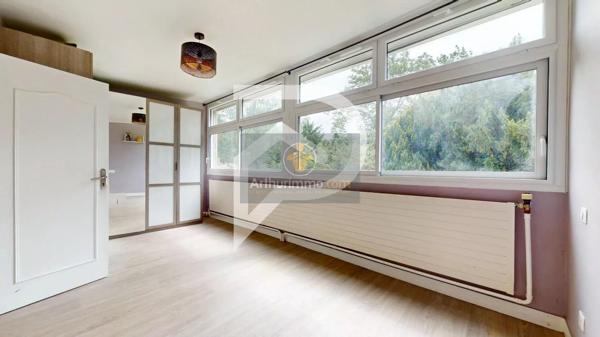 Vente                                                      Maison
                        
                     5 pièces                      106 m2                     à Marly-le-Roi