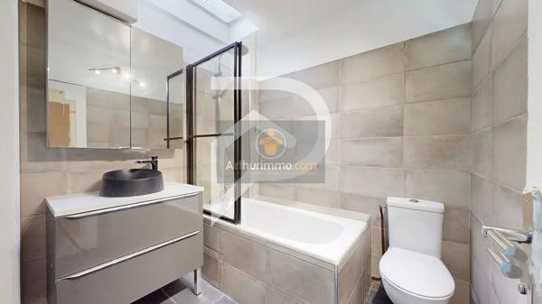 Vente                                                      Maison
                        
                     5 pièces                      106 m2                     à Marly-le-Roi
