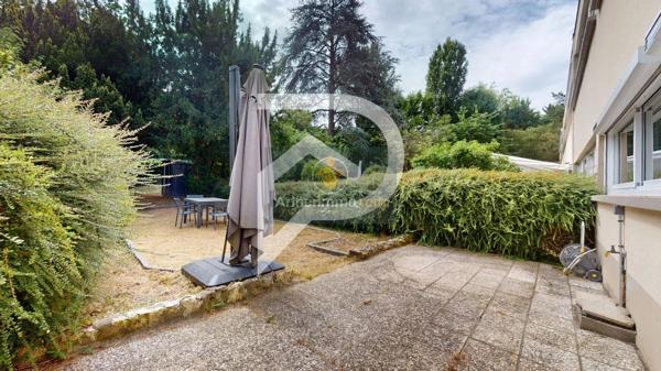 Vente                                                      Maison
                        
                     5 pièces                      106 m2                     à Marly-le-Roi