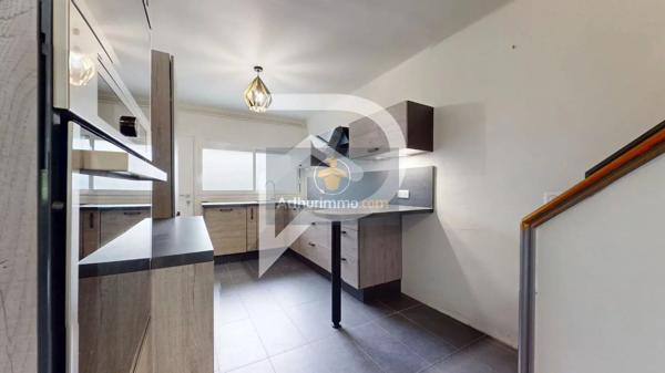 Vente                                                      Maison
                        
                     5 pièces                      106 m2                     à Marly-le-Roi