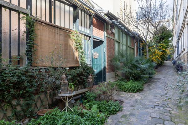 EXCLUSIVITÉ : Atelier d'Artiste - Esprit Loft & Verrière - Abbesses / Montmartre