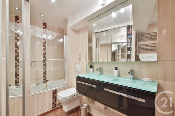 Appartement F5 à vendre  4 pièces - 101,03 m 2   PARIS  - 75016