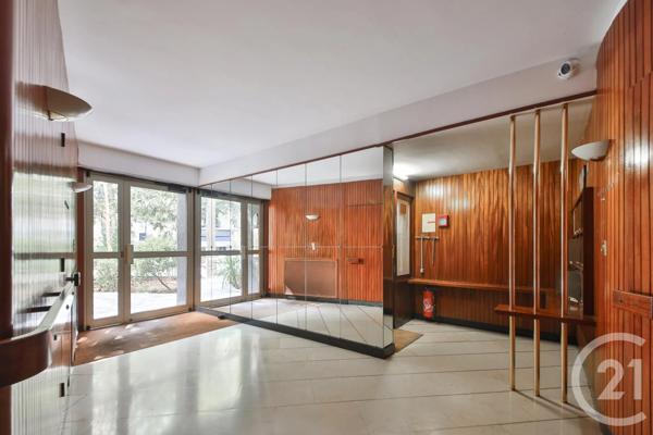Appartement F5 à vendre  4 pièces - 101,03 m 2   PARIS  - 75016