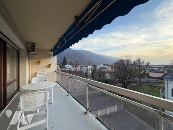 EXCLUSIVITE - ALBERTVILLE - APPARTEMENT - 2( possible 3) Chambres - Vue dégagée - Dernier Etage