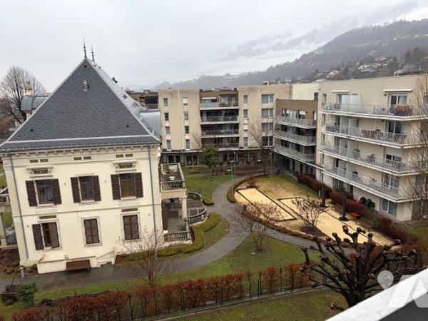 EXCLUSIVITE - ALBERTVILLE - APPARTEMENT - 2( possible 3) Chambres - Vue dégagée - Dernier Etage