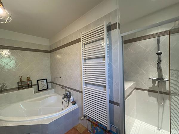 Pavillon 4 chambres 179m²  CISSE