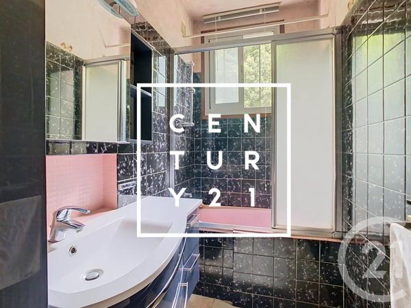 Immeuble à vendre  216,41 m 2   MEUDON  - 92