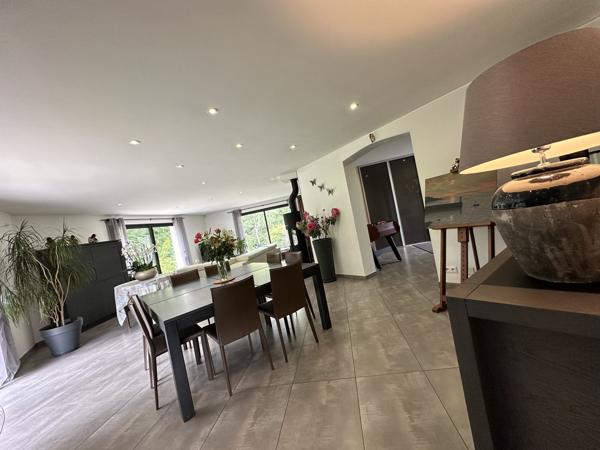 Guidel, Élégante Propriété Familiale de 198m2 sur un Magnifique Paysagé de 8 000 m² ! RARE !