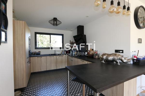 Maison de 5/6 pièces  hors lotissement avec piscine