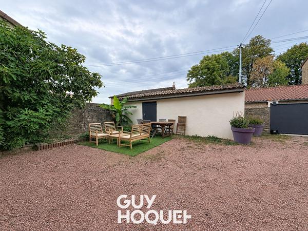 Maison Ancienne rénovée 3 Chs + Garage et Terrain de 418 m² environ - 71960 PRISSE