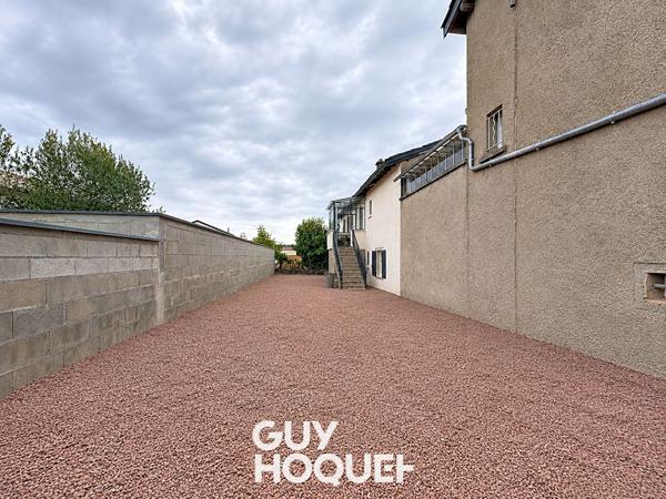 Maison Ancienne rénovée 3 Chs + Garage et Terrain de 418 m² environ - 71960 PRISSE