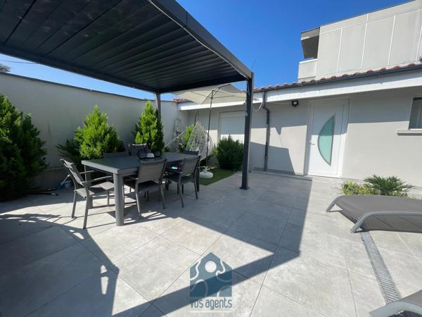 Ensemble immobilier comprenant une maison avec 2 chambres, jardin et un studio en annexe, un appartement indép