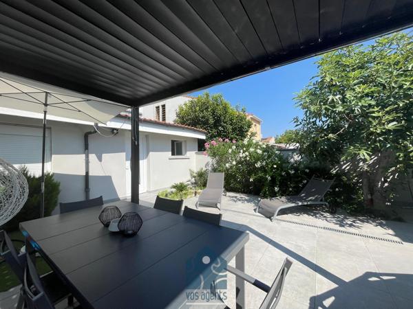 Ensemble immobilier comprenant une maison avec 2 chambres, jardin et un studio en annexe, un appartement indép
